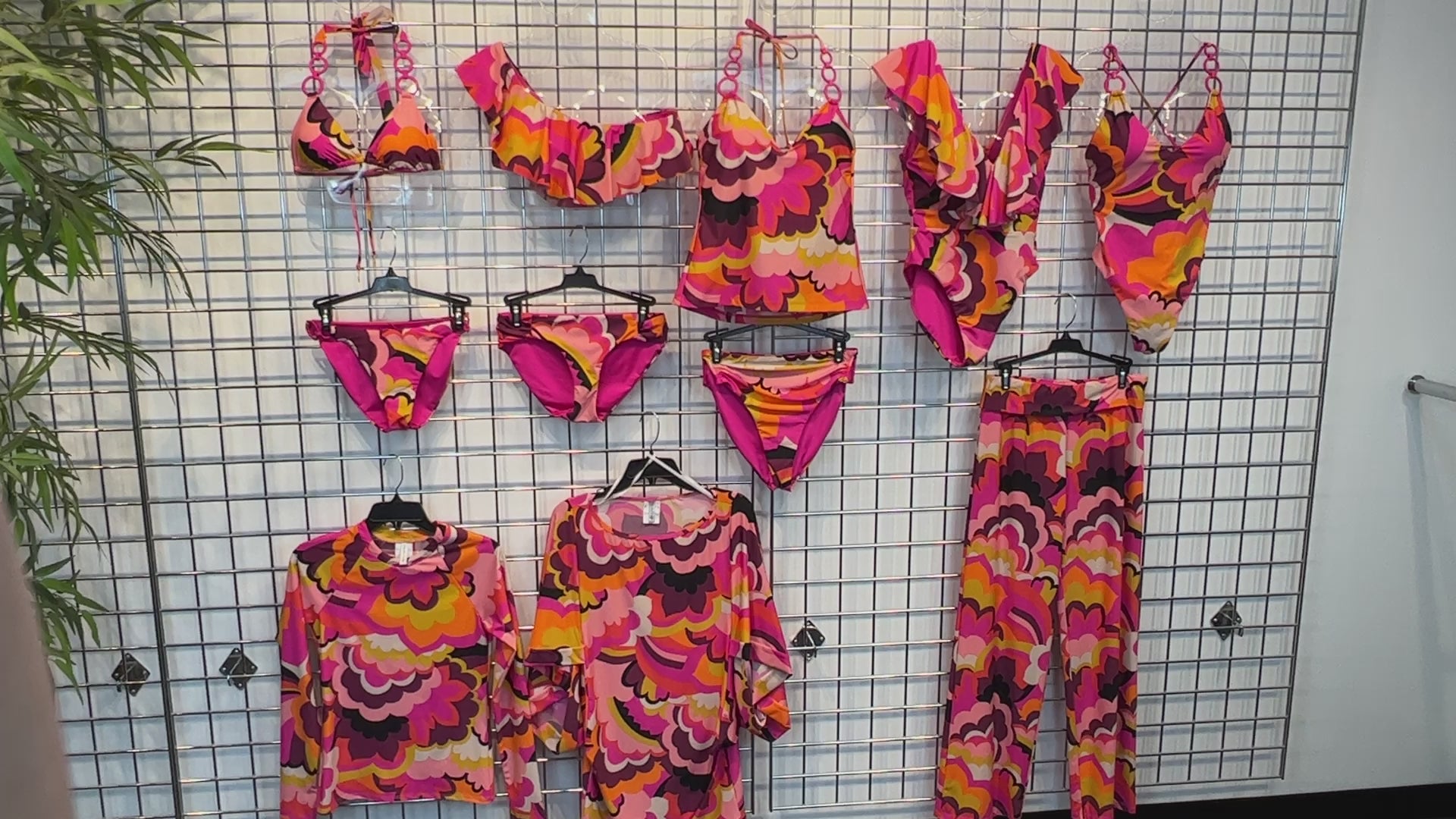Trina Turk FAN FAIRE TRIANGLE
